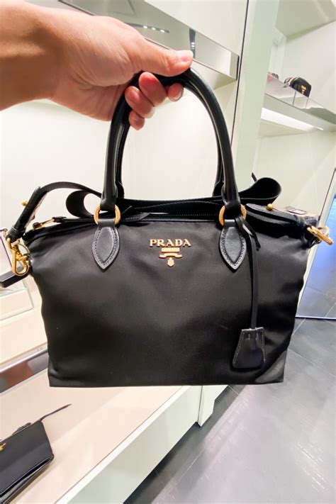 in quale outlet trovo borse prada